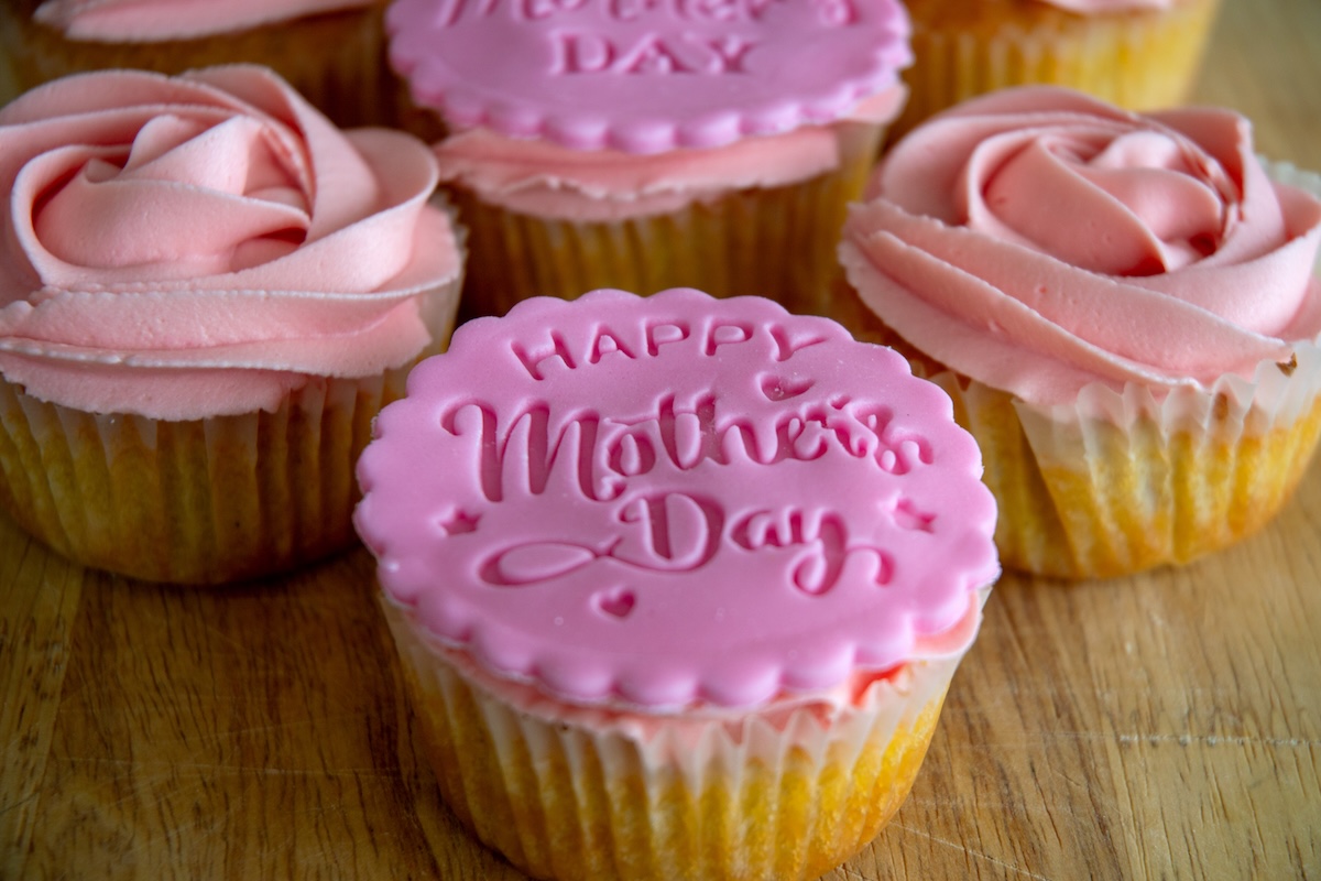Cupcake51200x800.jpg